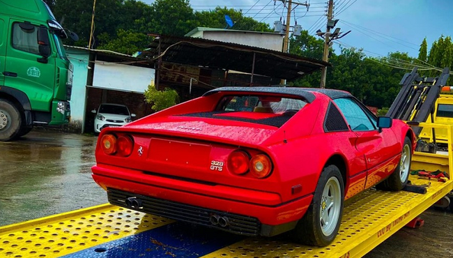 Siêu xe Ferrari 328 GTS mui trần hơn 35 năm tuổi về Việt Nam