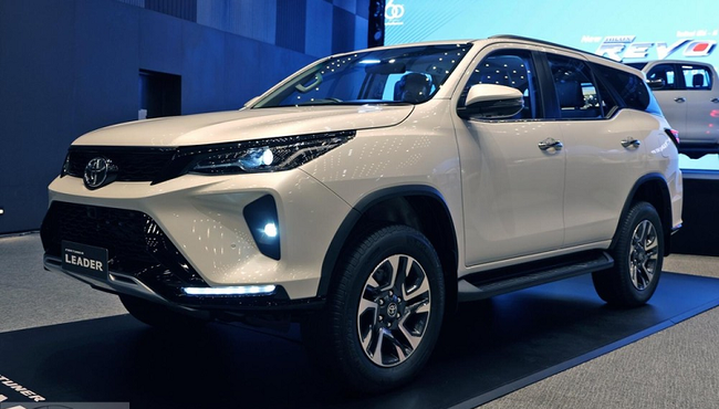 Toyota Fortuner Leader 2023 từ 888 triệu đồng tại Thái Lan, sắp về VN