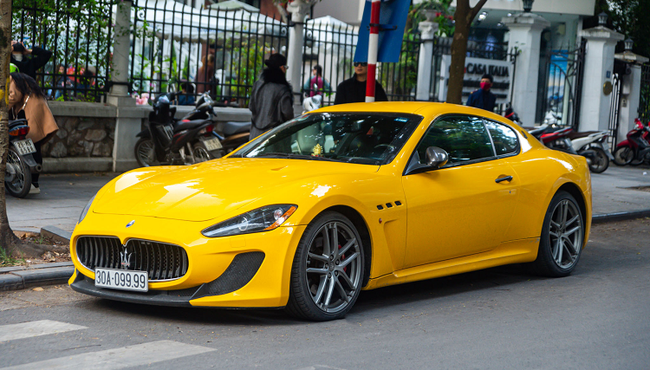 Maserati Granturismo MC Sportline biển tứ quý 9 giá hơn 12 tỷ 