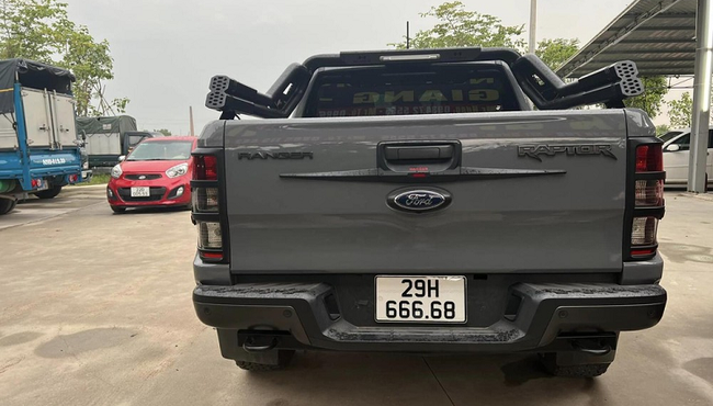 Dân chơi định giá Ford Ranger biển “tứ quý 6” Hà Nội như nào?