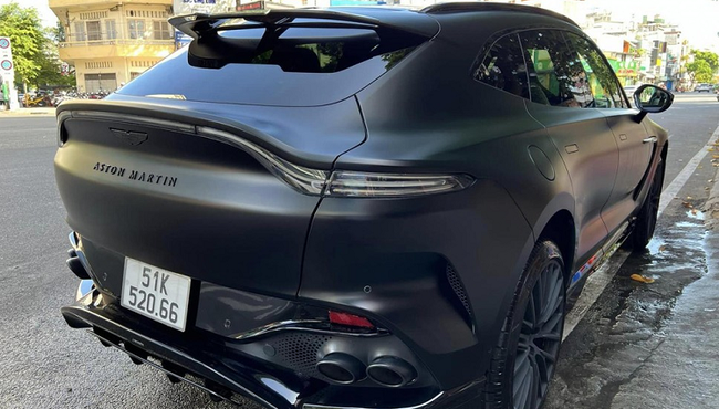 Đại gia Đặng Lê Nguyên Vũ khai xuân bằng Aston Martin DBX 707 giá 21,7 tỷ 