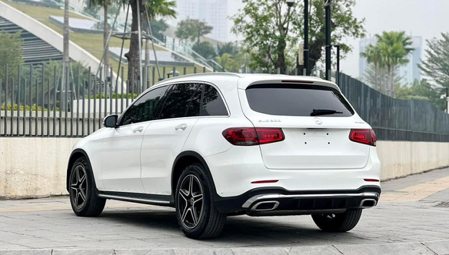 Mercedes-Benz GLC giảm giá đến 200 triệu đồng