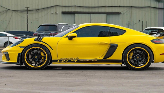 Porsche 718 Cayman GT4 được đại gia Thái Nguyên chi gần 1 tỷ đồng độ lại 