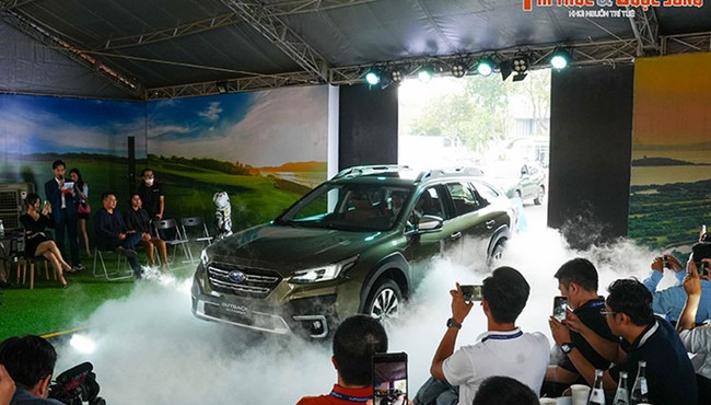 Subaru Outback 2023 nâng cấp, giá hơn 2 tỷ tại Việt Nam