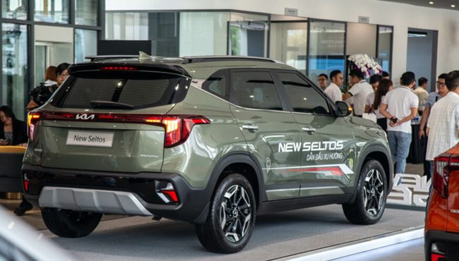 Kia Seltos 2024 giá khởi điểm từ 599 triệu đồng