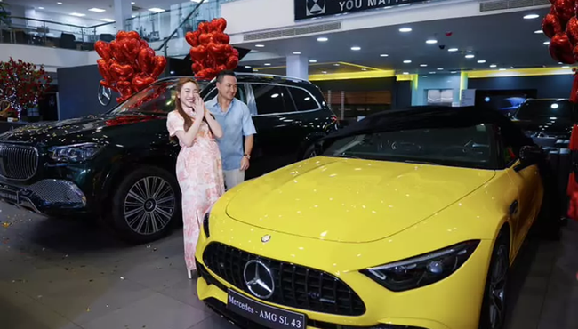 Chi Bảo mua Mercedes-AMG SL43 hơn 7 tỷ tặng vợ 