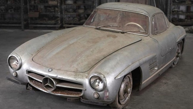 Mercedes-Benz 300 SL cũ nát mà giá tới 150 tỷ 