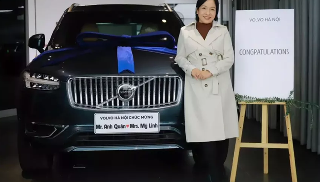 Vợ chồng ca sĩ Mỹ Linh sắm Volvo XC90 mới hơn 4,3 tỷ 