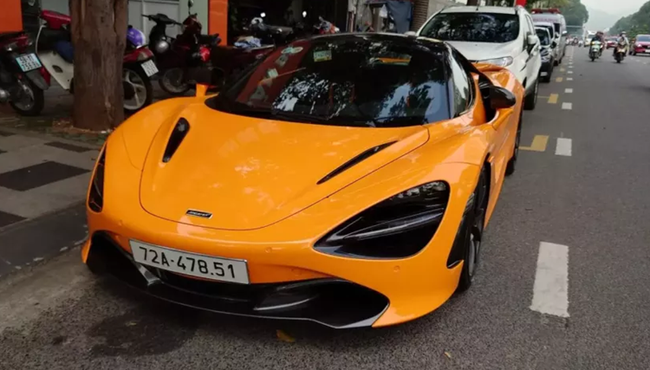 Đại gia Vũng Tàu khoe McLaren 720S Spider trong dàn xe 200 tỷ