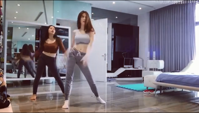 Sexy dance khiến Ngọc Trinh đam mê tập đến bầm tím có gì thích?