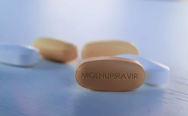 COVID-19: Molnupiravir có phải là liều thuốc hy vọng cho F0 điều trị tại nhà?