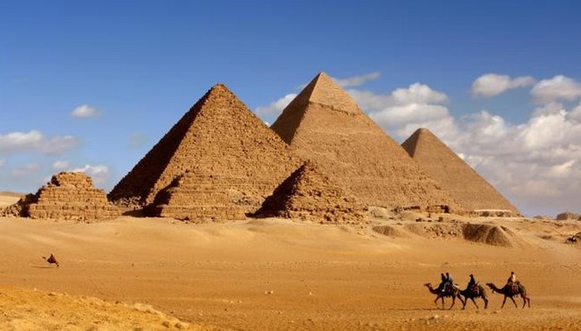 Điều gì khiến các chuyên gia luôn đau đầu giải mã Đại kim tự tháp Giza?