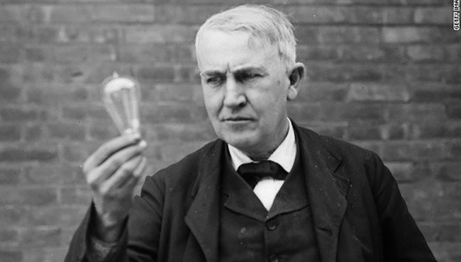 Người đời từng chê phát minh "để đời" của Thomas Edison là bóng đèn sợi đốt