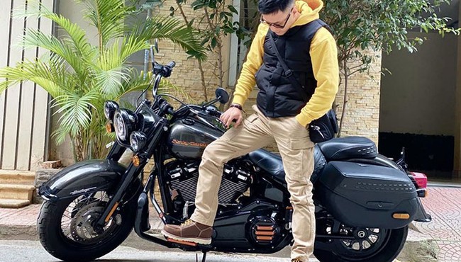 Diễn viên Hồng Đăng "tay chơi" các loại xe thứ thiệt 