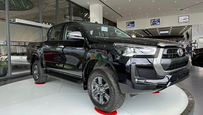 Toyota Việt Nam hé lộ các thông tin về mẫu bán tải Hilux 2024 