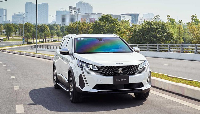 Người mua xe Peugeot được giảm giá tới 110 triệu đồng