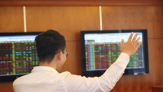 Chứng khoán ngày 16/11: Cổ phiếu nào nên chú ý?