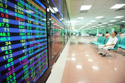 Chứng khoán ngày 8/12: Cổ phiếu nào nên chú ý?