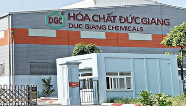 Vinachem thoái vốn Hoá chất Đức Giang với giá khởi điểm 152.100 đồng/cp
