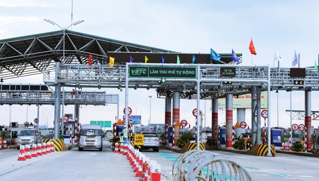 Lãnh đạo Tasco nói gì khi giá cổ phiếu HUT liên tục tăng chóng mặt?