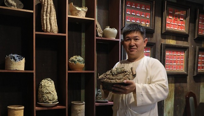 Đại gia Sài Gòn khoe bộ sưu tập tiền cổ “độc nhất vô nhị” 