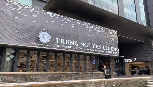 Tận mục tiệm cà phê tại Thượng Hải của ông Đặng Lê Nguyên Vũ 