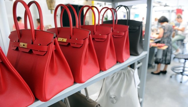 Đầu tư túi xách Hermès Birkin còn tốt hơn mua cổ phiếu 