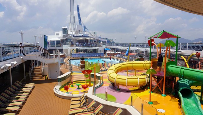 Tận mục siêu du thuyền Spectrum of the Seas vừa đến Việt Nam 