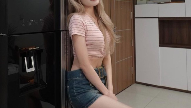 Căn hộ của Thiều Bảo Trâm mang phong cách đơn giản nhưng có vị trí đắc địa