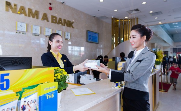 NamABank: Kế hoạch lãi tăng 36%, phát hành thêm 200 triệu cổ phiếu