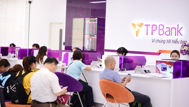 Phó Tổng TPBank muốn chốt lời khi TPB tăng trần
