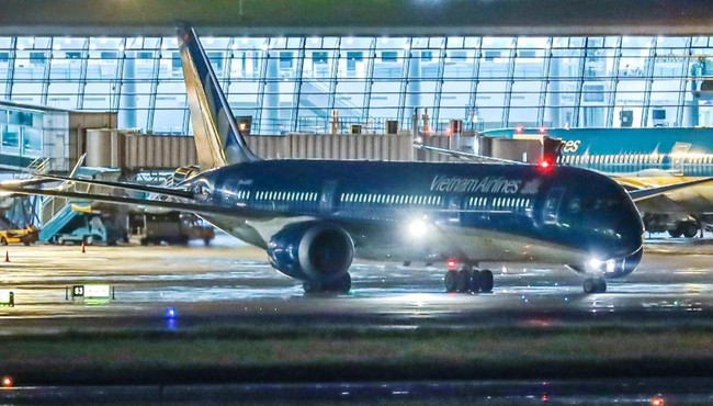 Vietnam Airlines báo lỗ ròng 2021 gần 13.000 tỷ, vốn chủ sở hữu sắp bị 'ngốn' hết