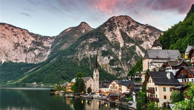 Điều kỳ lạ trong ngôi làng Hallstatt