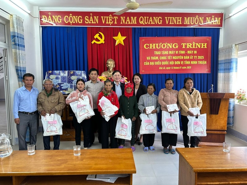 Chu tich Phan Xuan Dung chuc Tet Nguyen dan 2025 tai tinh Ninh Thuan