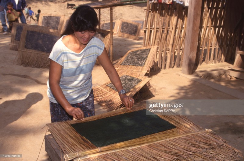 Cuoc song binh di day loi cuon o Lao nam 1990-Hinh-16