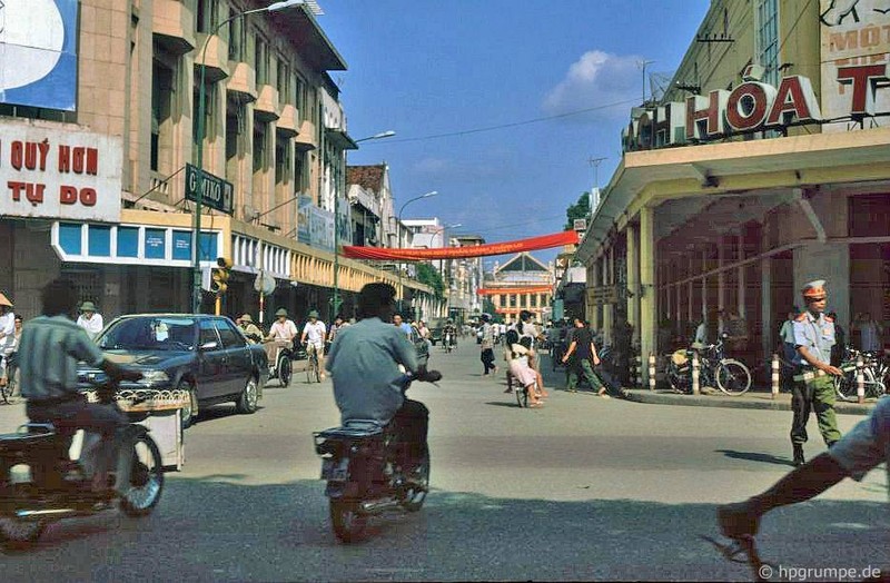 Bach hoa tong hop Trang Tien thoi bao cap qua loat anh hiem-Hinh-3