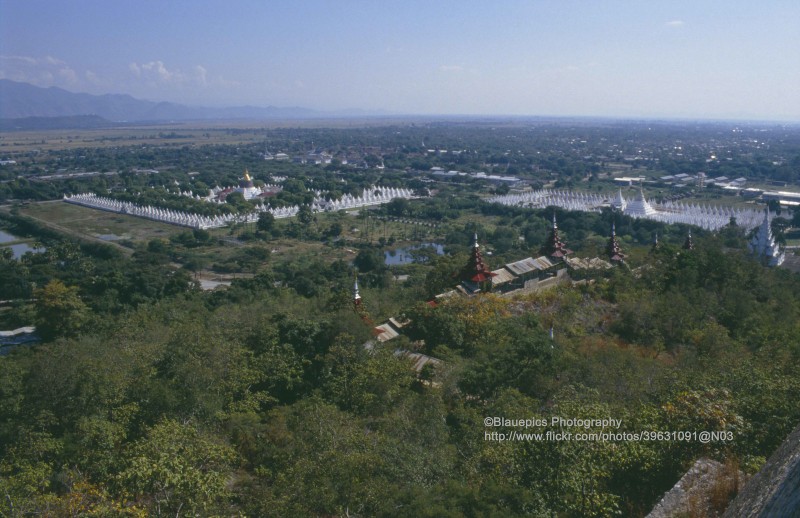 Anh dac sac ve thanh pho dong dan thu hai Myanmar nam 1992-Hinh-2