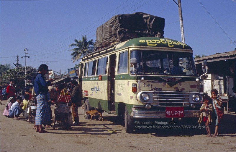 Anh dac sac ve thanh pho dong dan thu hai Myanmar nam 1992