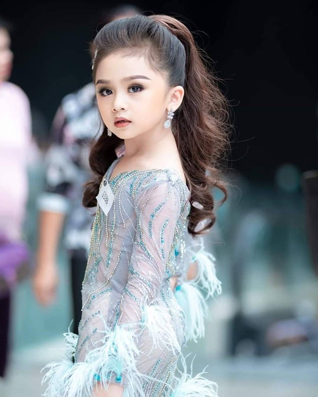 Ngo ngan nhan sac cua Hoa hau nhi Thai Lan 2019 'tieu Baifern'-Hinh-4