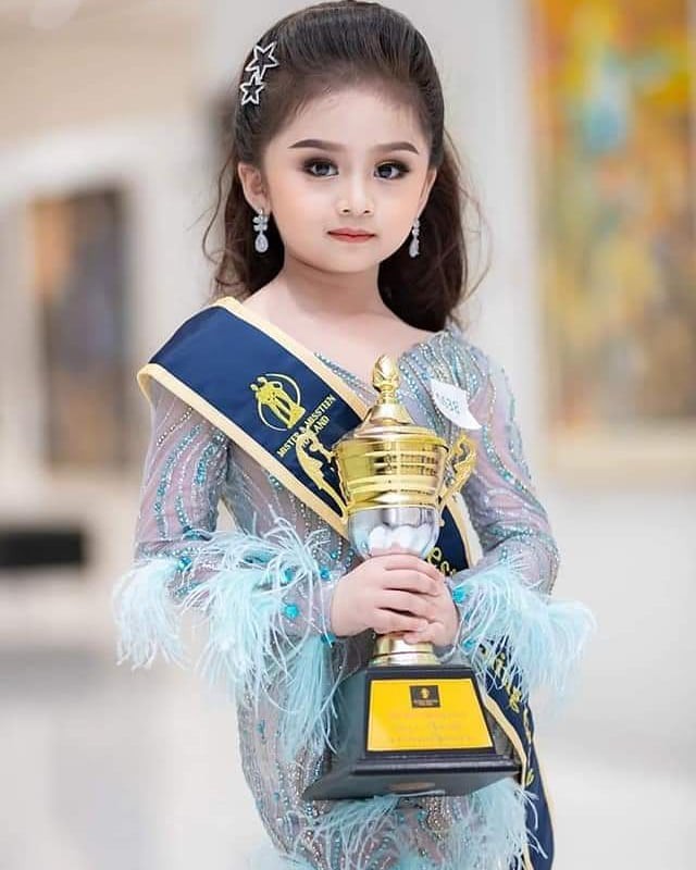 Ngo ngan nhan sac cua Hoa hau nhi Thai Lan 2019 'tieu Baifern'