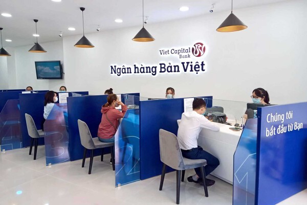 Ngan hang TMCP Ban Viet dau gia 3 thua dat tai Long An