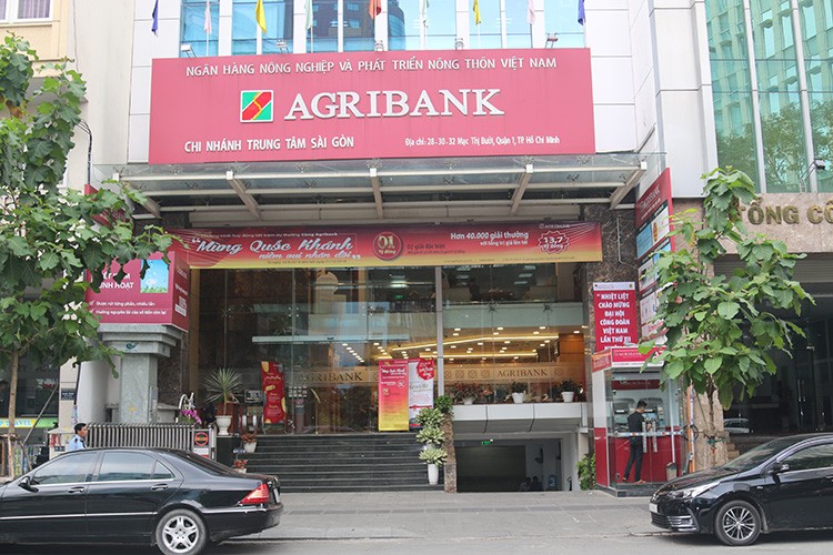 Ngan hang Agribank Chi nhanh Trung Tam Sai Gon dau gia dat tien ty