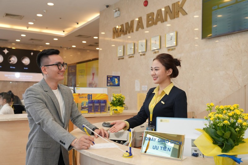 Nam A Bank tung uu dai “32 nam dong hanh - ngan qua tang tri an“-Hinh-2