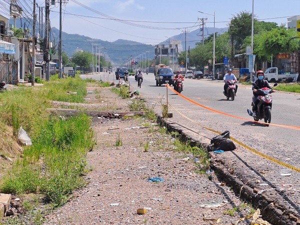 Ba Ria – Vung Tau: 3km duong thi cong dang do, dan bi anh huong du duong-Hinh-7