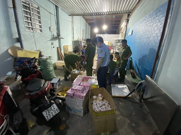 Ba Ria - Vung Tau: Tam giu so luong lon my pham khong co hoa don, chung tu