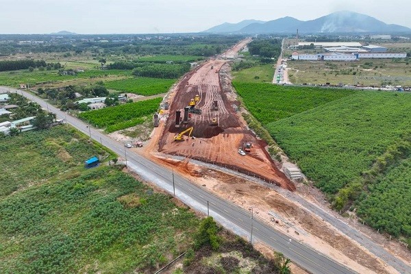 11 mui thi cong tren toan tuyen cao toc Bien Hoa - Vung Tau-Hinh-2