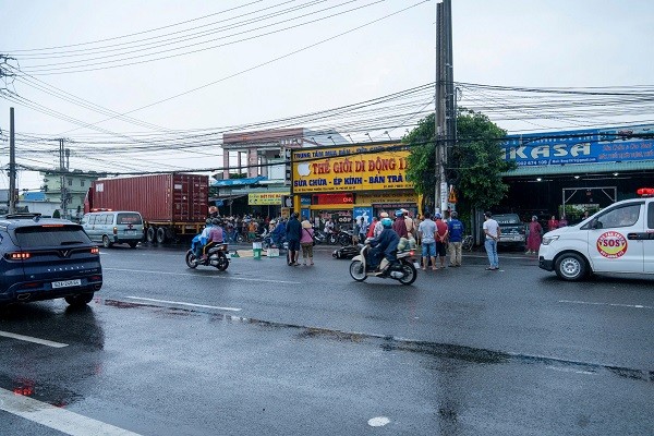 Bat giam tai xe xe dau keo gay tai nan chet nguoi o Ba Ria - Vung Tau-Hinh-2