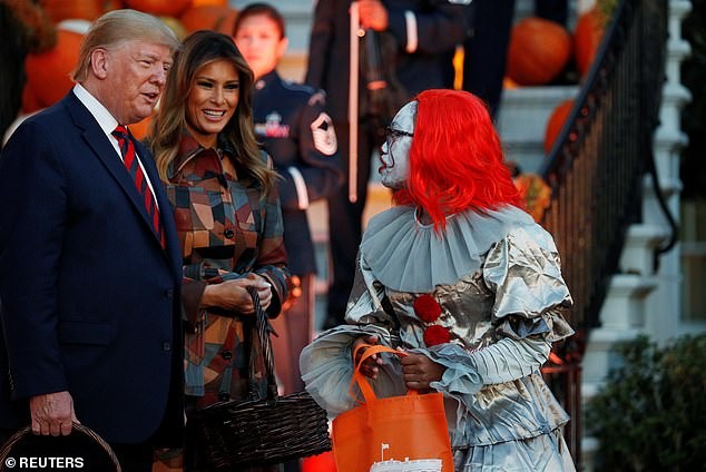 Khong khi Halloween tai Nha Trang cung Tong thong Trump nhu the nao?-Hinh-9