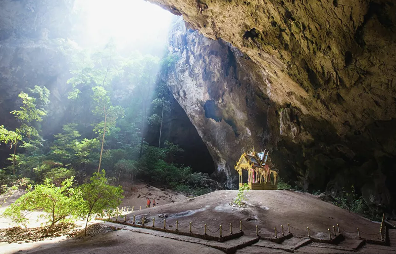 Bi an ben trong nhung hang dong ky la nhat hanh tinh