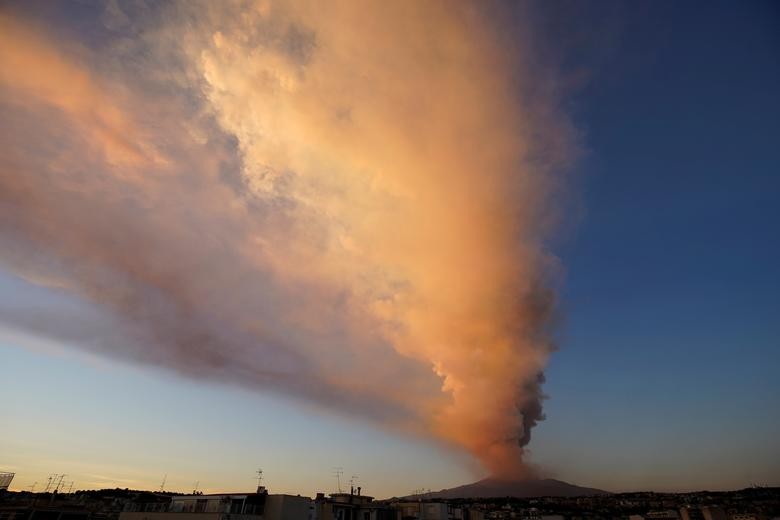 Can canh nui lua Etna hoat dong manh nhat Chau Au phun trao-Hinh-10